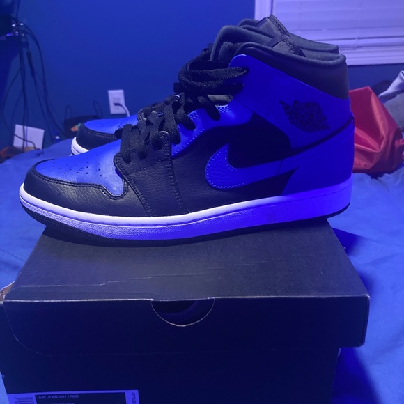 Jordan 1 royal blues size 10